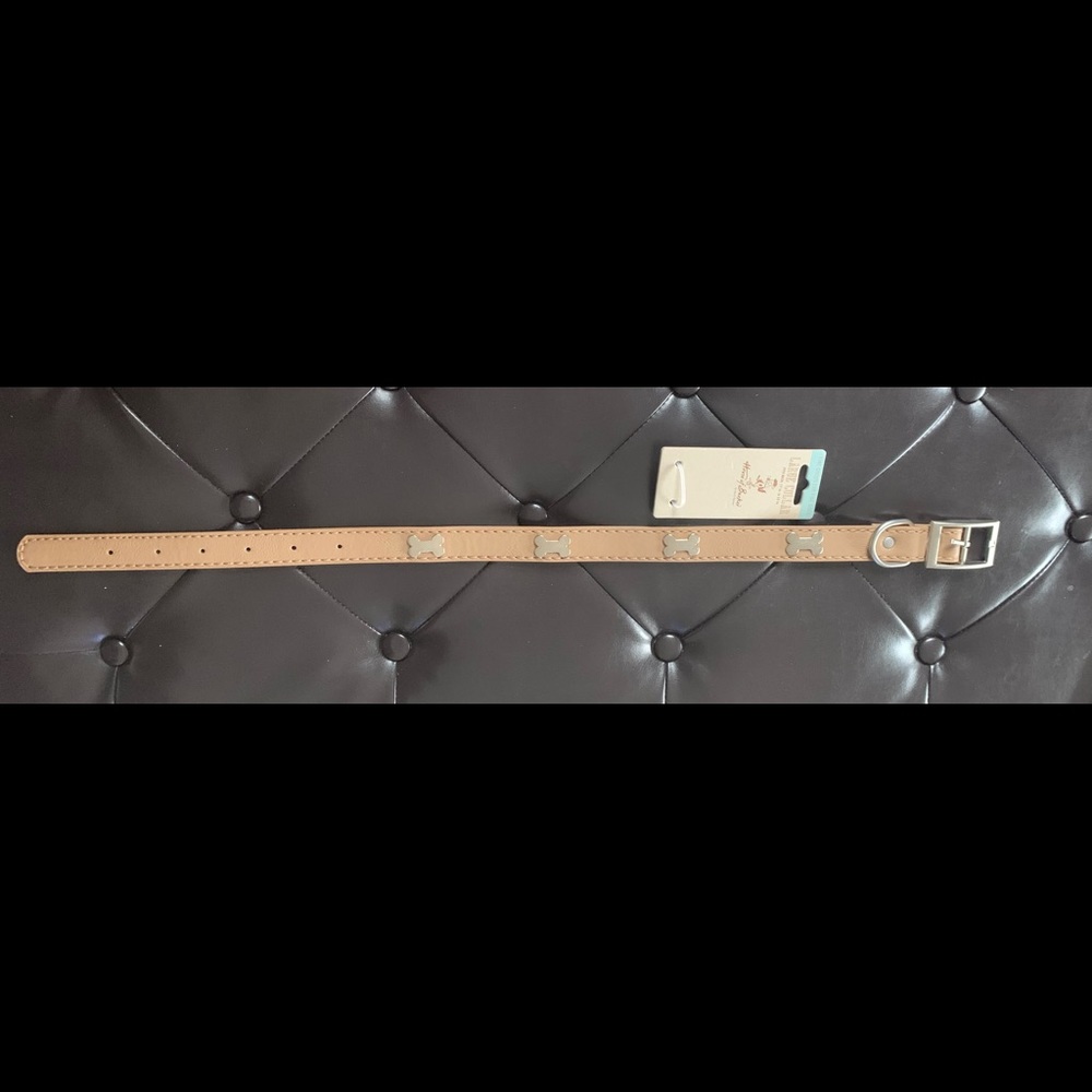 NWT House of Barker large dog collar. Tan with silver. Fits 17-23 inch neck.